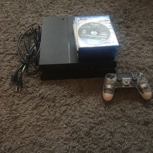 PlayStation 4, with headset